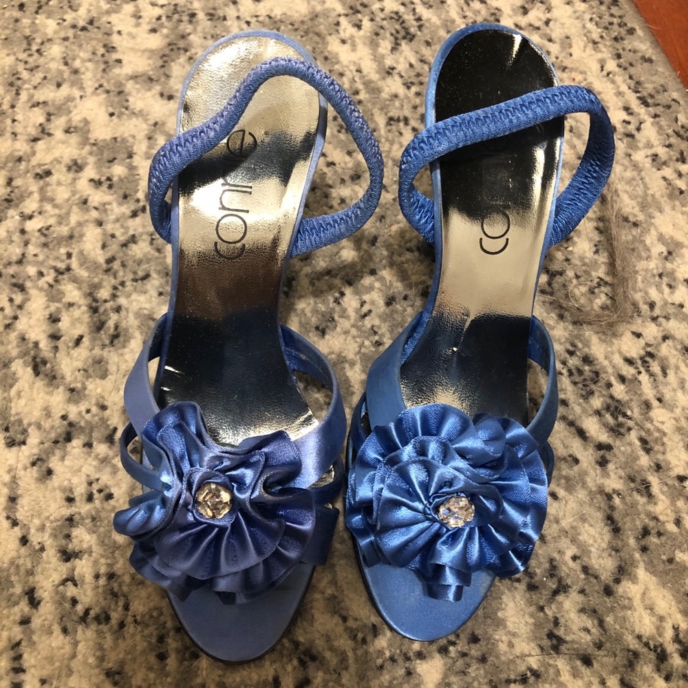 Connie blue kitty heels size 6.5
